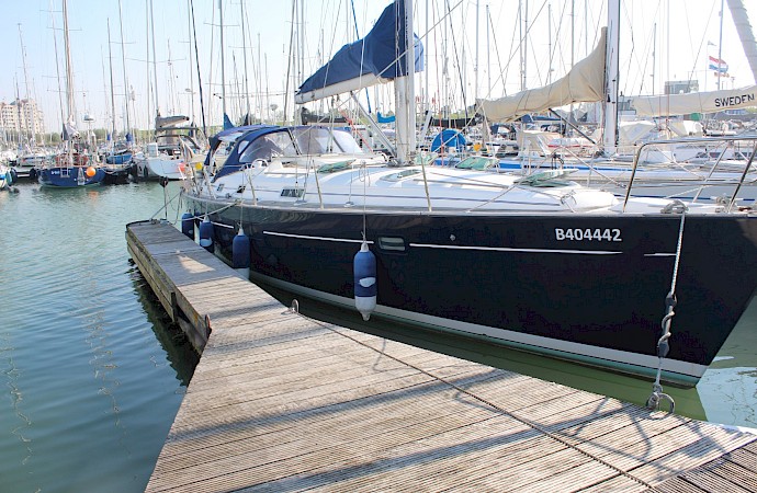 ONDER BOD - Beneteau Oceanis clipper 411